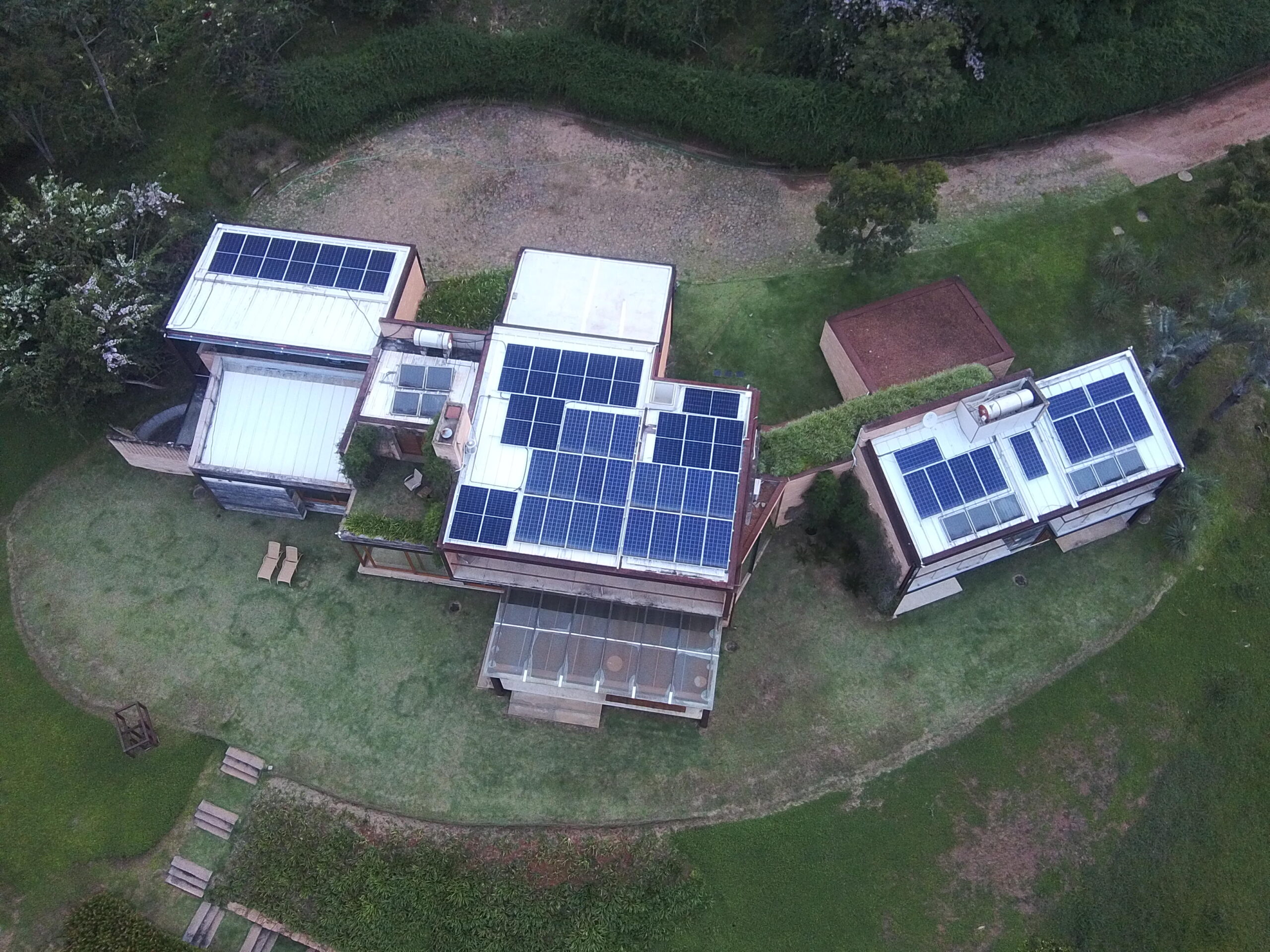 Vista geral da usina de 93 kWp